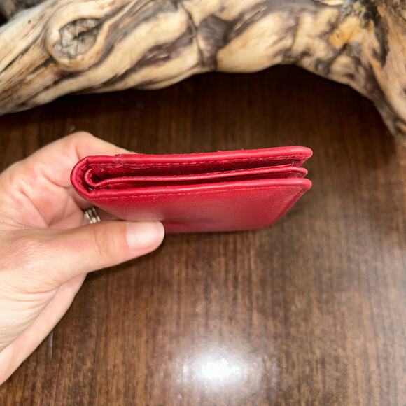 Buxton Card Wallet Womens Genuine Leather Velvet Touch Bifold Lipstick Red 3 X 5 - Picture 4 of 8